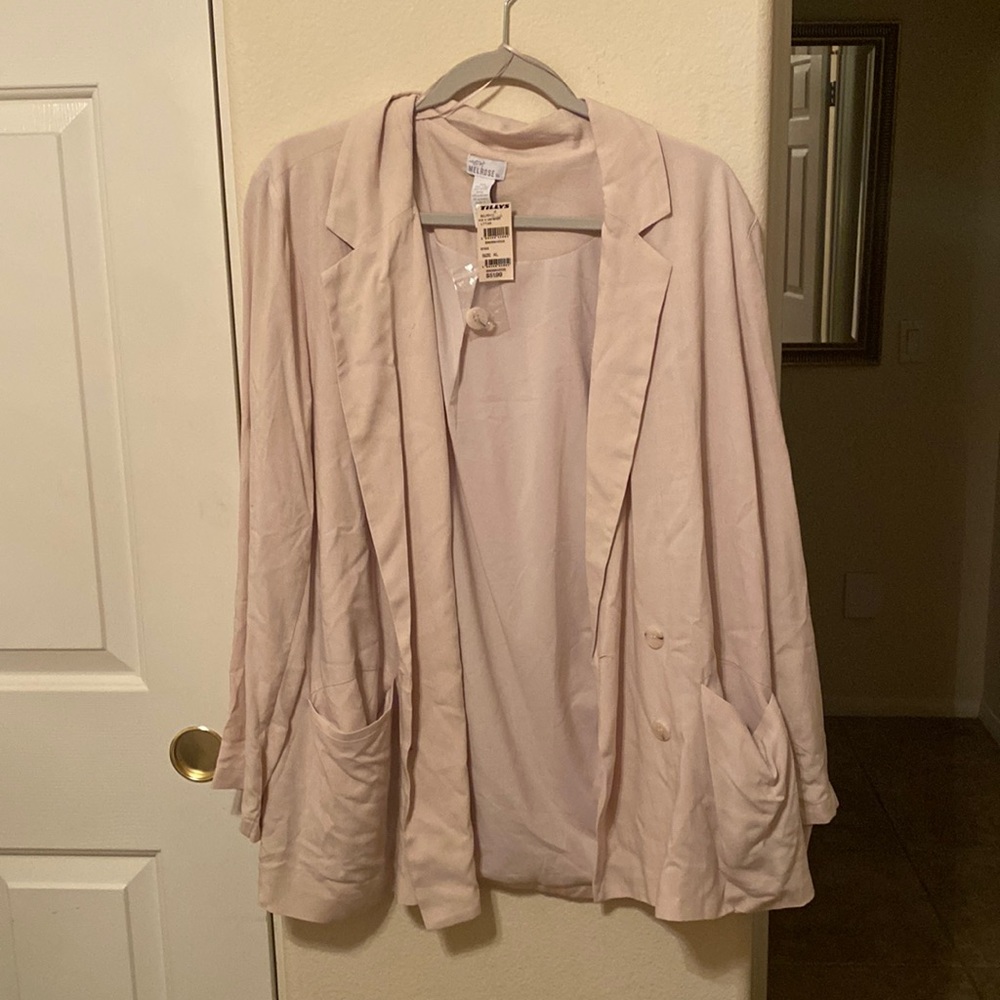 beige/tan/light buds west of mel rose blazer